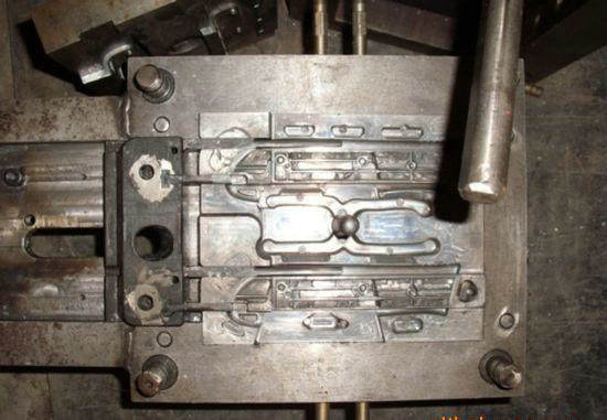 Aluminium / Zinc Alloy Die Casting Mould Customized For Auto Parts